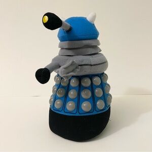 Doctor Dr Who Dalek 8.5 Inch Tall Talking Plush Blue Toy